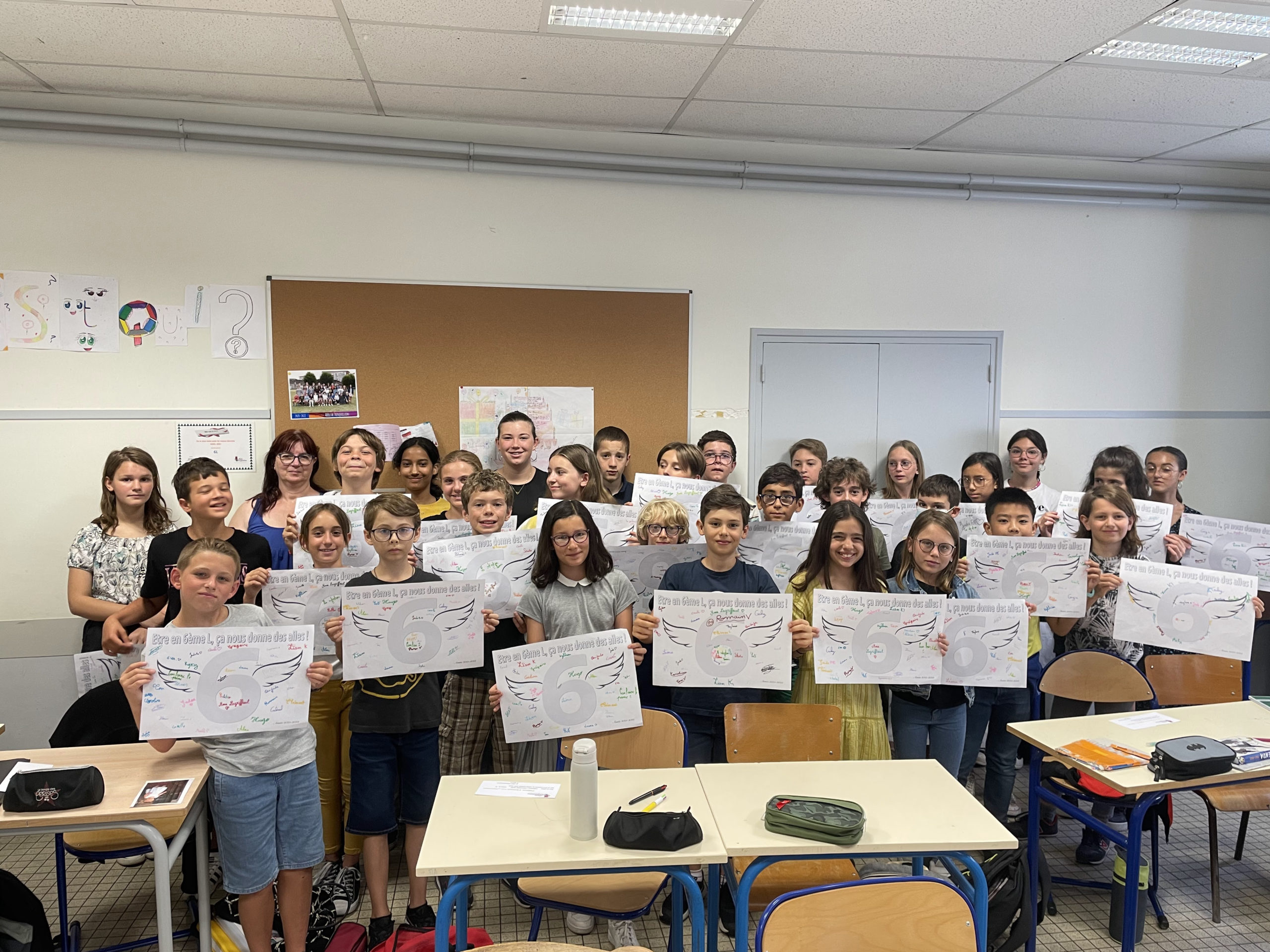 Élèves de 6e au collège Adèle de Trenquelléon